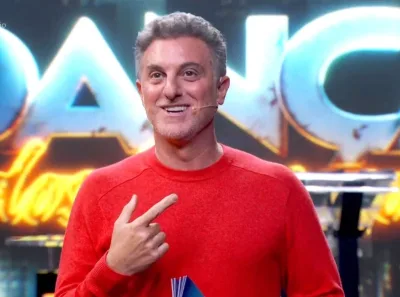Luciano Huck registra encontro com cobra em sua mansão no Rio de Janeiro