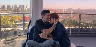 Viúva de Lito Sousa posta foto do marido com o filho no Dia das Crianças