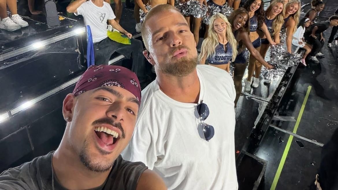 Ricky Martin e Pedro Sampaio no show da NFL no Rio