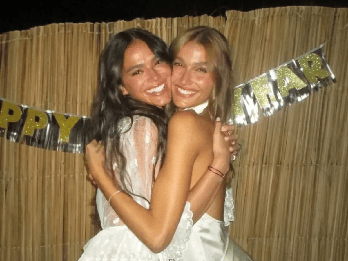 Bruna Marquezine e Sasha Meneghel são amigas desde a infância • Instagram/Sasha Meneghel