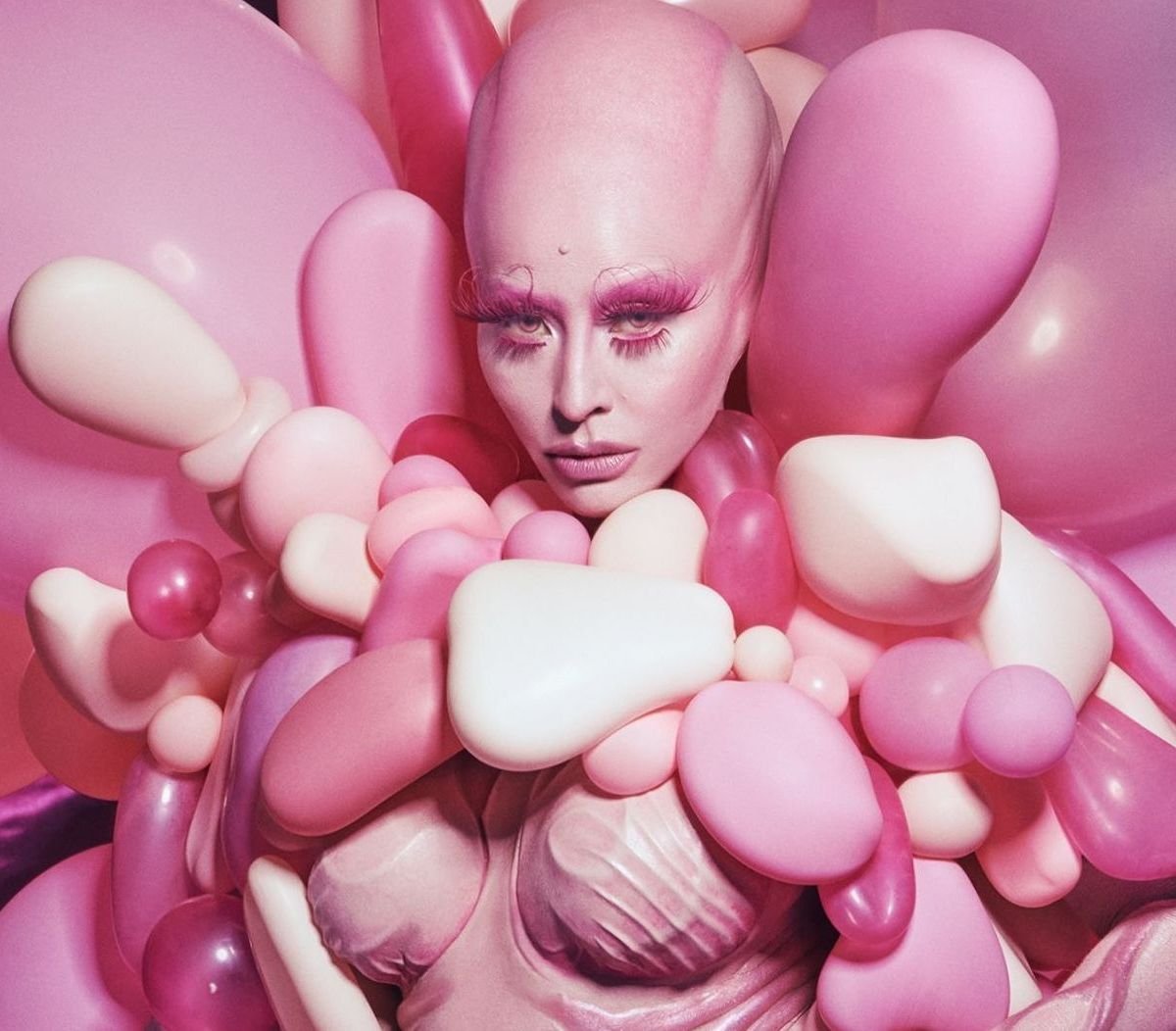 Sabrina Sato leva 13 horas para se transformar em Ânima no Baile da Sephora