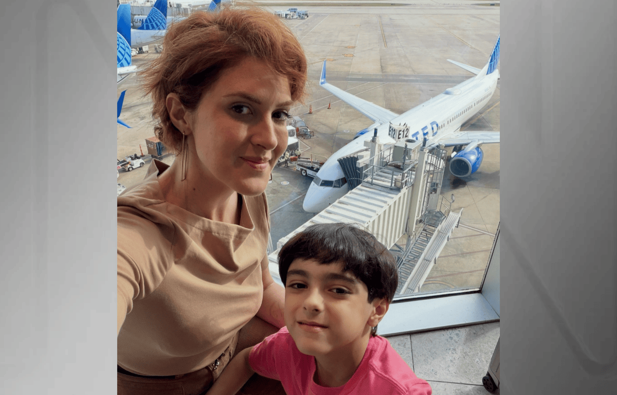 Viúva de Lito Sousa homenageia marido em aeroporto: "Você é imortal"