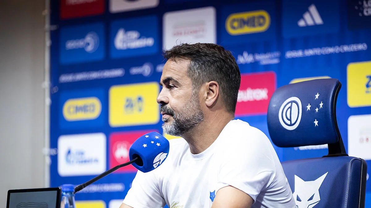 Artur Jorge reconhece superioridade do Cruzeiro: "Vitória justa"