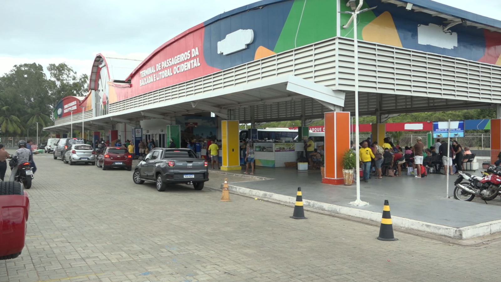 Movimentação intensa é registrada no Terminal da Baixada nas vésperas da eleição