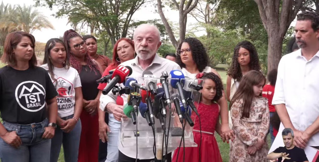 Não pode o presidente da Corte Eleitoral do Brasil ter lado, diz Lula