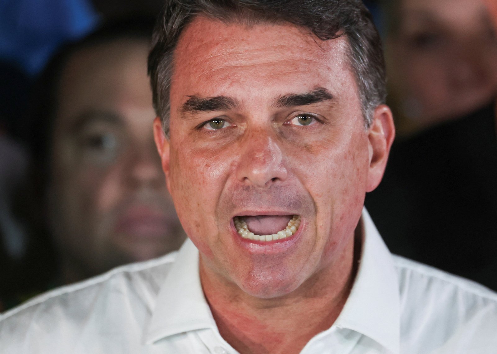 STF diz que não há ordem judicial para busca e apreensão em endereço relacionado a Flávio Bolsonaro