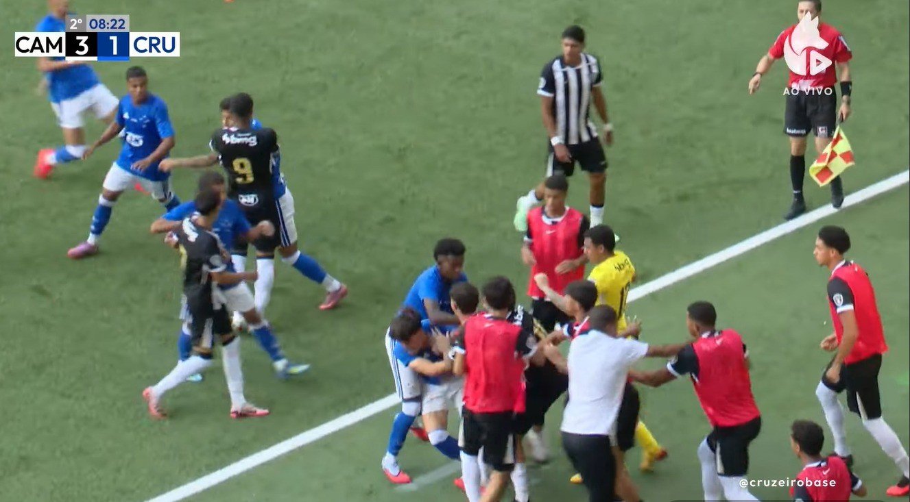 Final do Mineiro sub-20 entre Atlético-MG e Cruzeiro tem briga generalizada e oito expulsões
