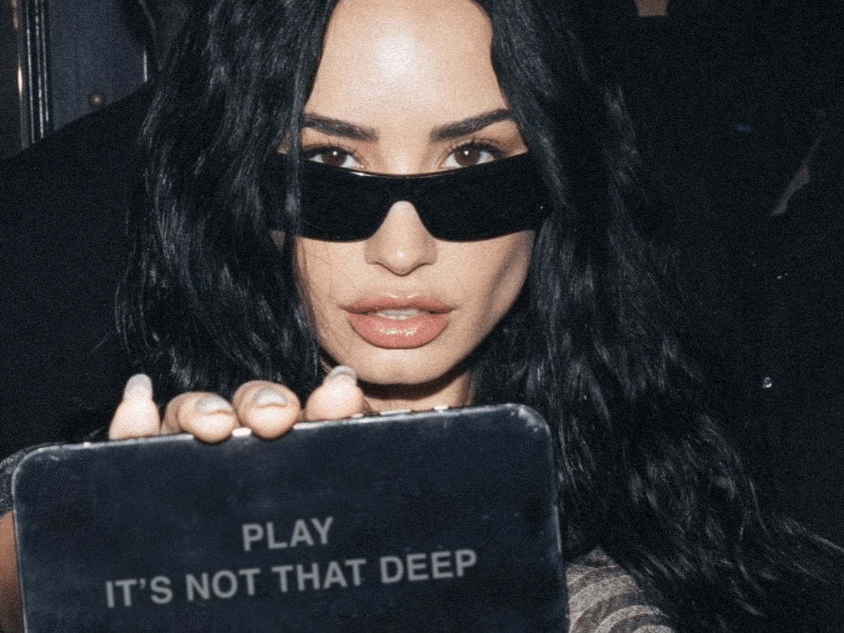Demi Lovato celebra 1 ano de "It's Not That Deep": "Que presente lindo"
