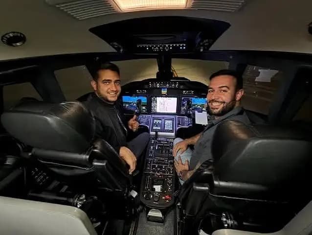 Cantor Juliano, da dupla com Henrique, mostrou sua nova aeronave — Foto: Reprodução/Instagram juliano_hej