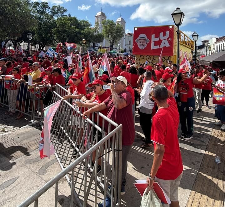 Apoiadores de Lula se concentram no Centro Histórico; Veja a agenda do presidente em São Luís