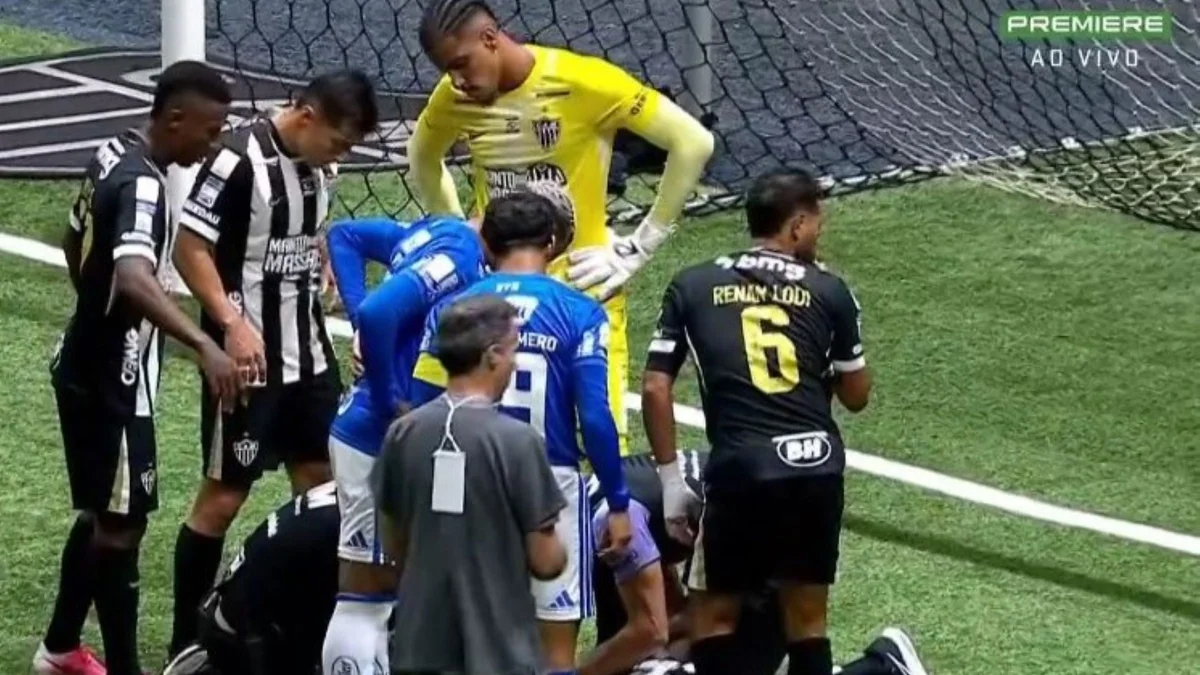 Atlético-MG atualiza estado de Vitão após choque de cabeça com Delfim
