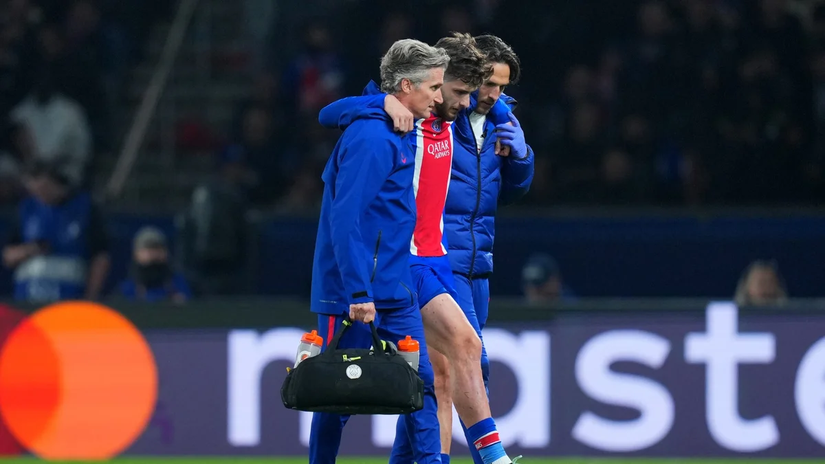 Astro do PSG, Kvaratskhelia pode perder temporada por lesão no joelho