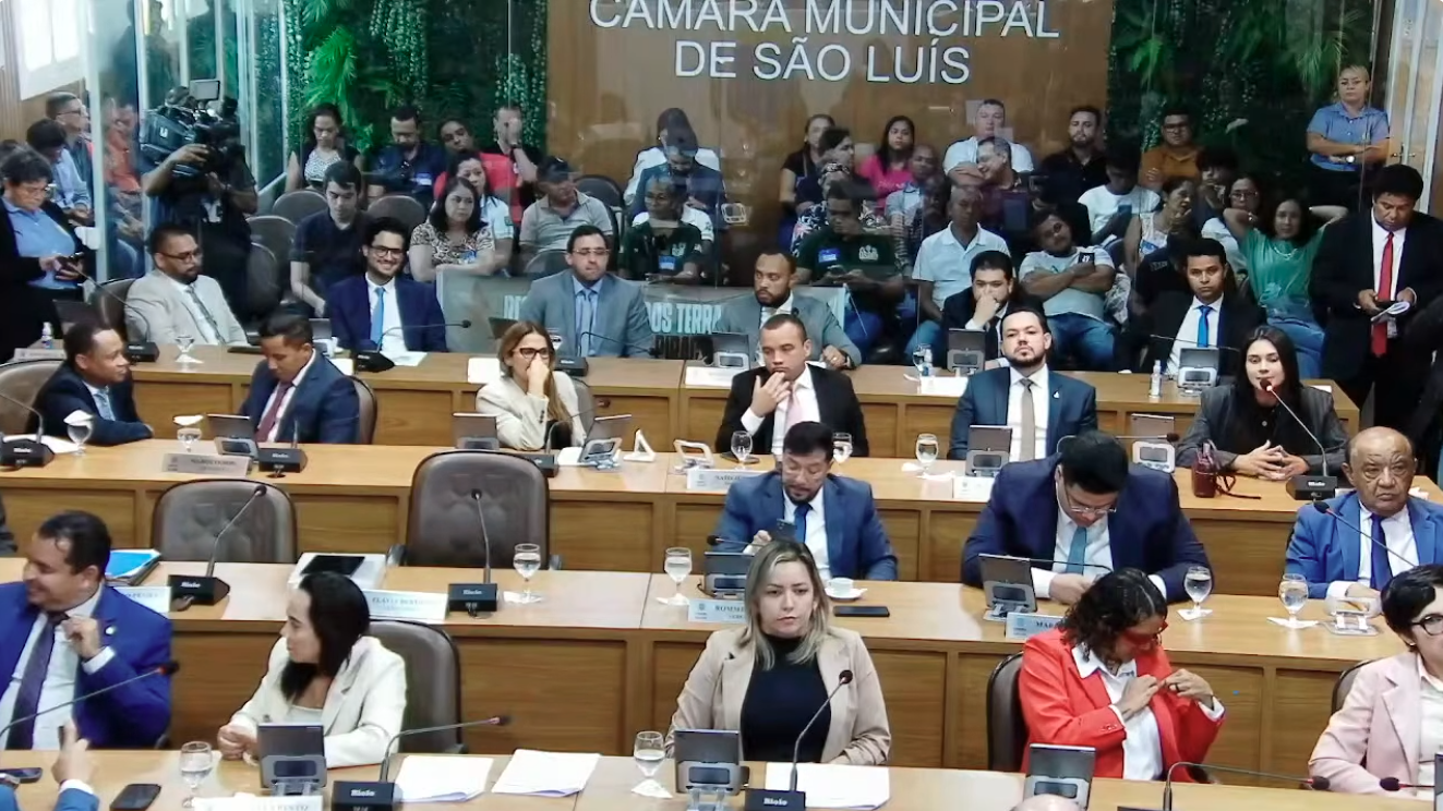 Câmara de São Luís derruba três vetos da prefeita Esmênia Miranda