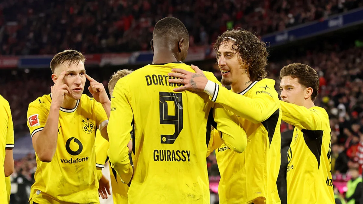 Fábio Silva marca no fim e Dortmund arranca empate contra o Bayern