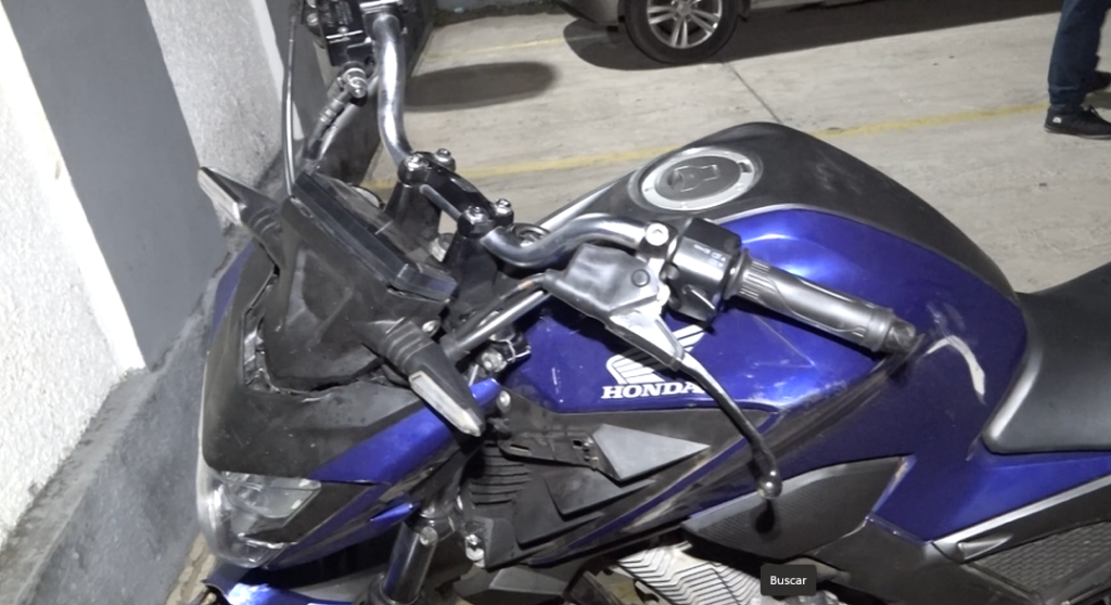 Mulher é baleada na cabeça dentro de carro com marido e crianças na Av Metropolitana