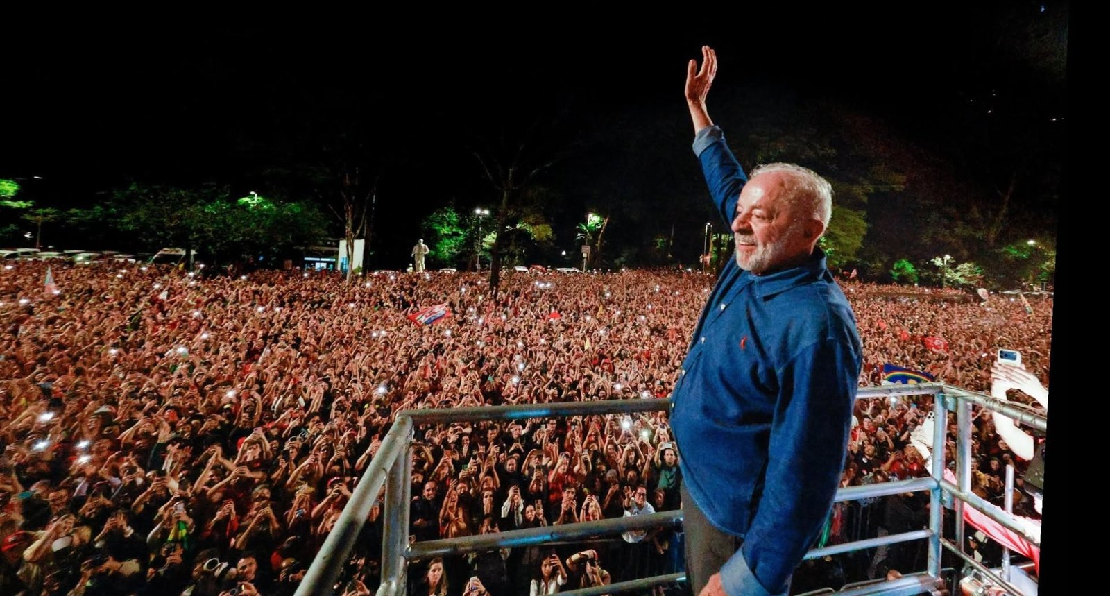 Após reeleição, Lula se reúne com ministro da Defesa, chanceler e assessores da área internacional