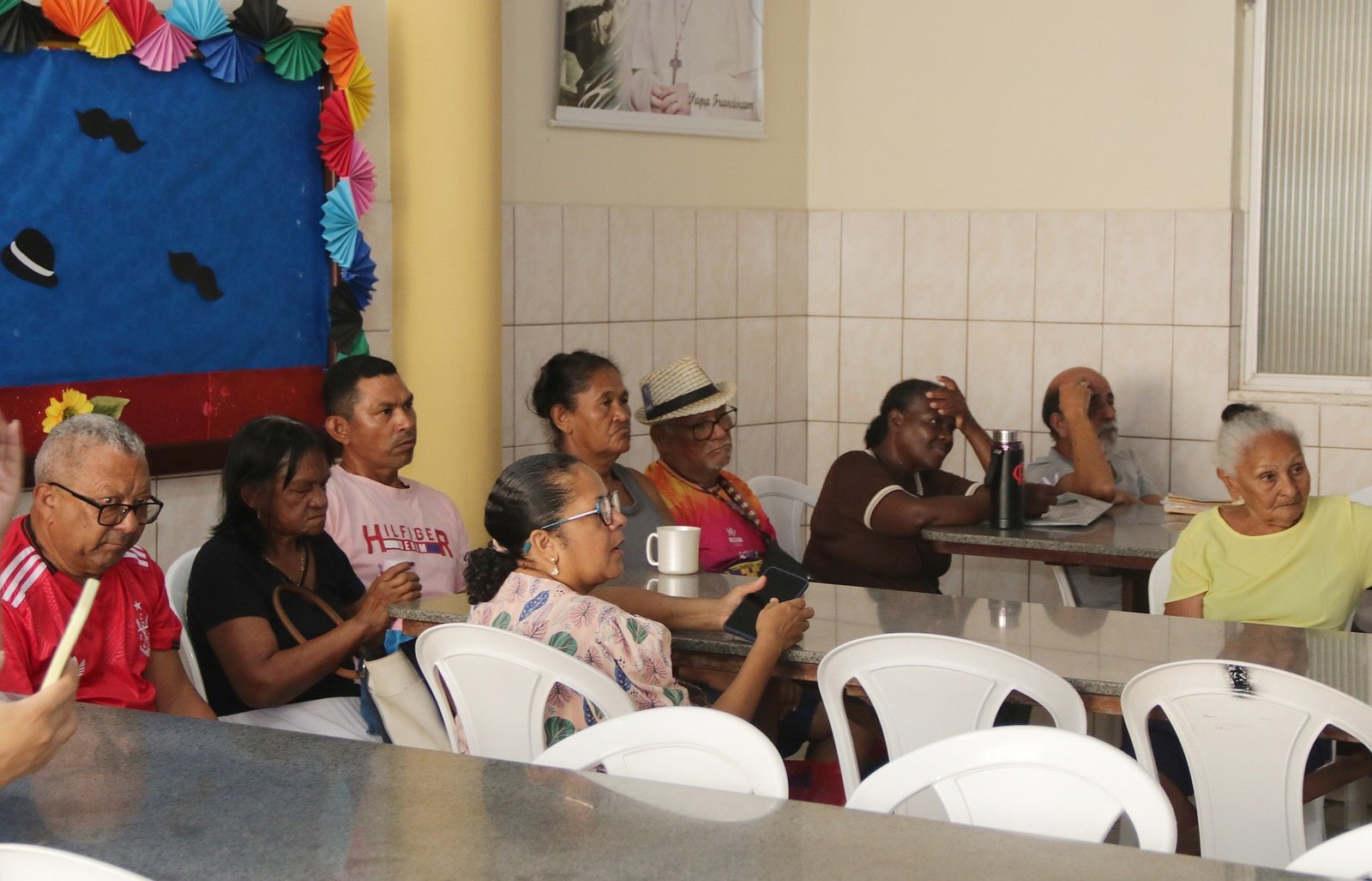 Ação social atende cerca de 50 idosos com serviços gratuitos no Centro de São Luís